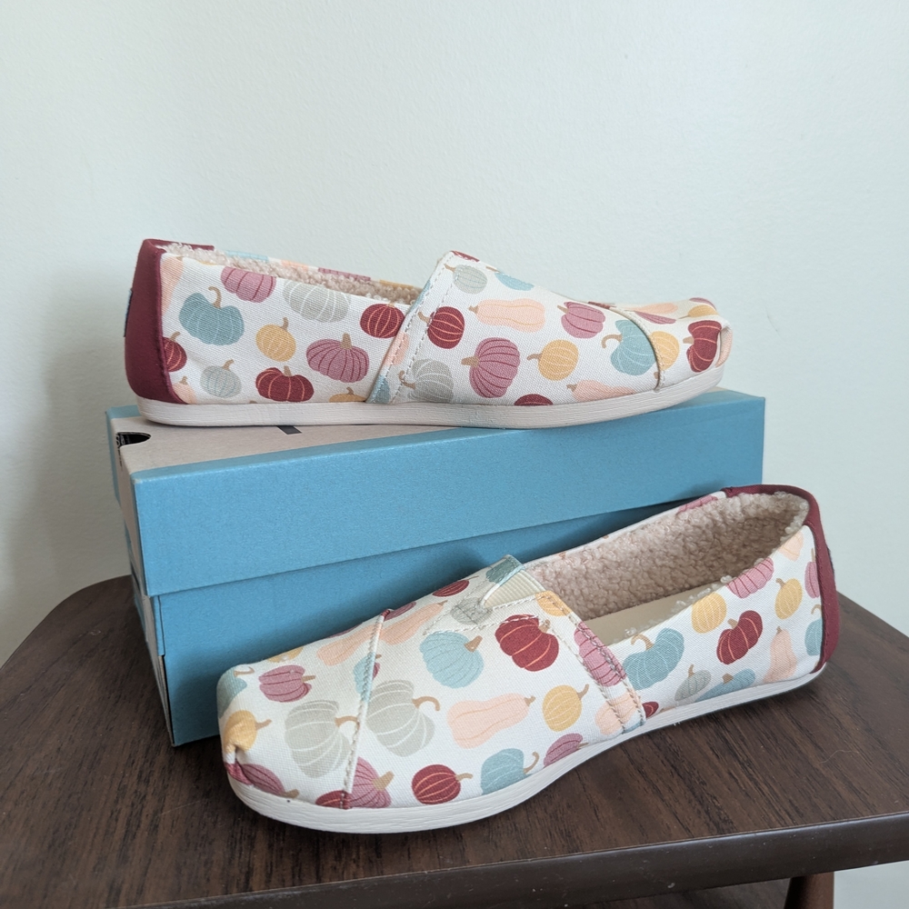Women's Multicolor Slip-On Shoes -Toms Pumpkin Patterned Shoes, Sz 6.5